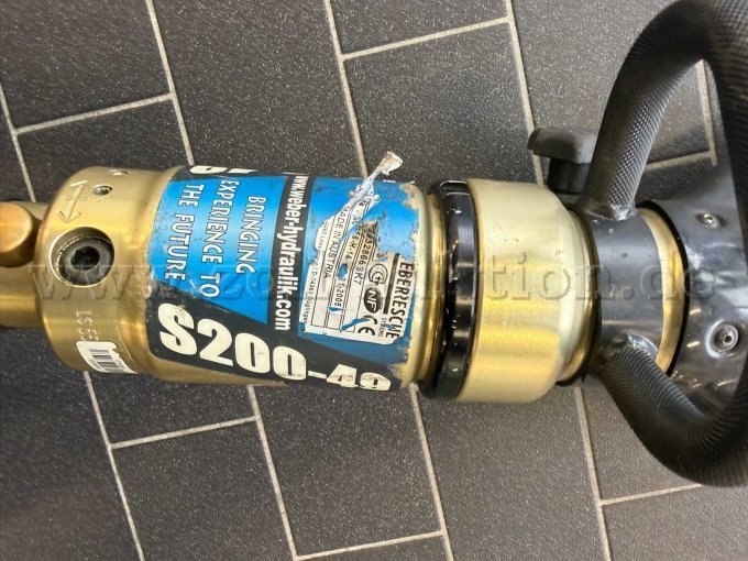 Rettungsschere defektes Typenschild