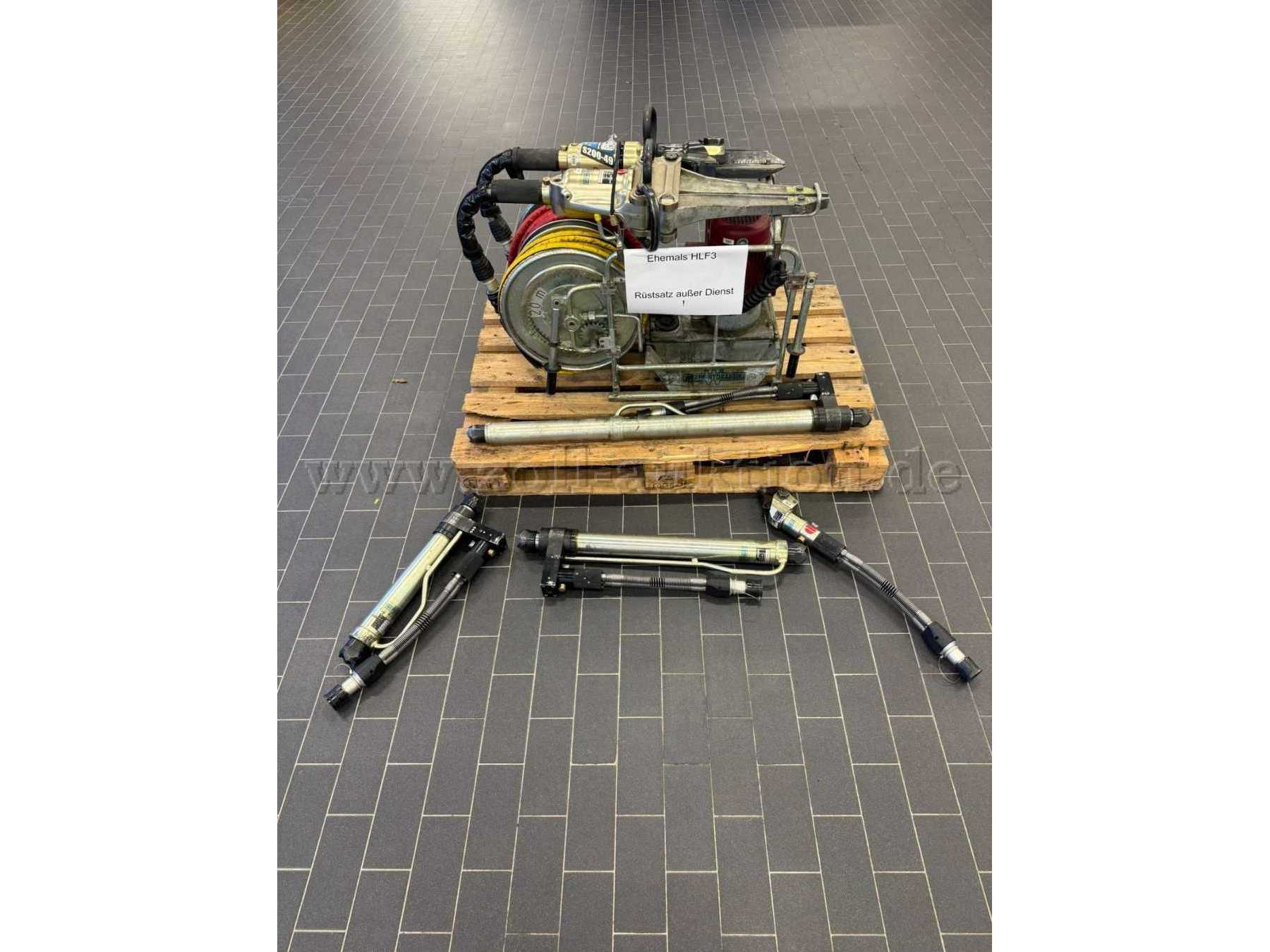 Aggregat mit Zubehör Vorderseite