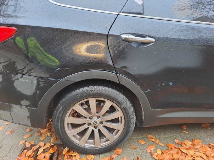 Kratzer/ Lackschäden /Beule hinten rechts