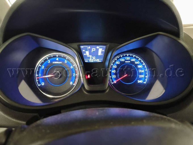 1 Hyundai IX 20 1.6 Crossline Automatik – foto 9 – kavel bij Zoll-Auktion, Garmisch-Partenkirchen