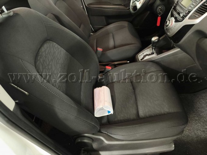 1 Hyundai IX 20 1.6 Crossline Automatik – foto 6 – kavel bij Zoll-Auktion, Garmisch-Partenkirchen
