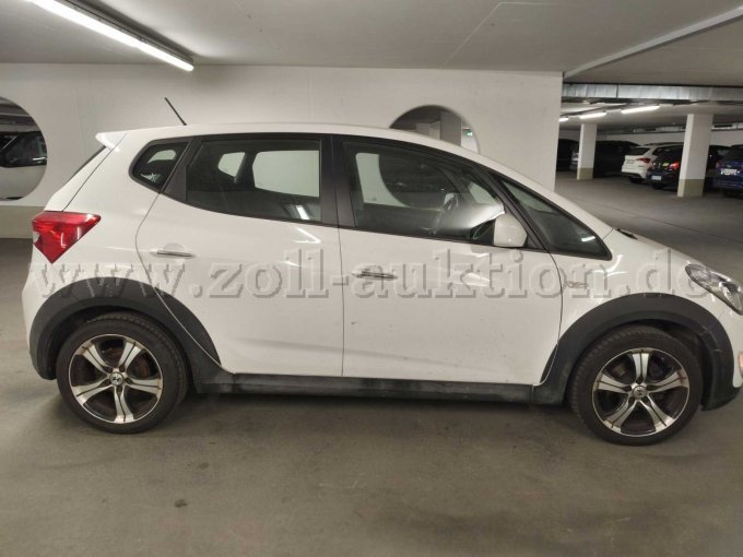 1 Hyundai IX 20 1.6 Crossline Automatik – foto 3 – kavel bij Zoll-Auktion, Garmisch-Partenkirchen