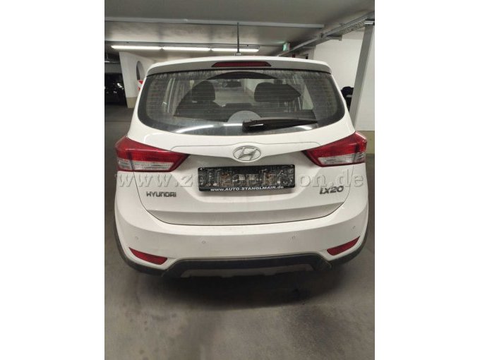 1 Hyundai IX 20 1.6 Crossline Automatik – foto 2 – kavel bij Zoll-Auktion, Garmisch-Partenkirchen