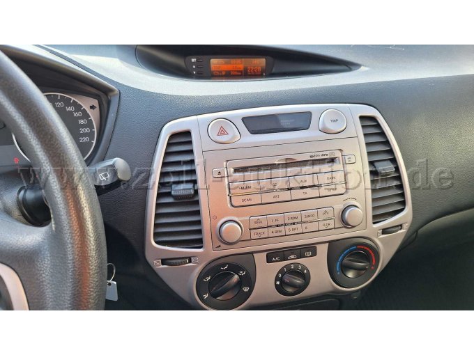 Ansicht Radio und Bedienelemente