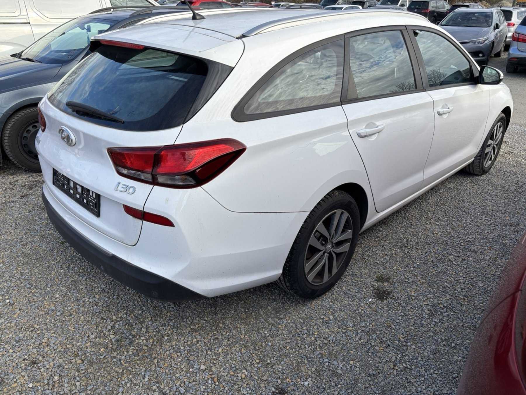 Heckansicht seitlich