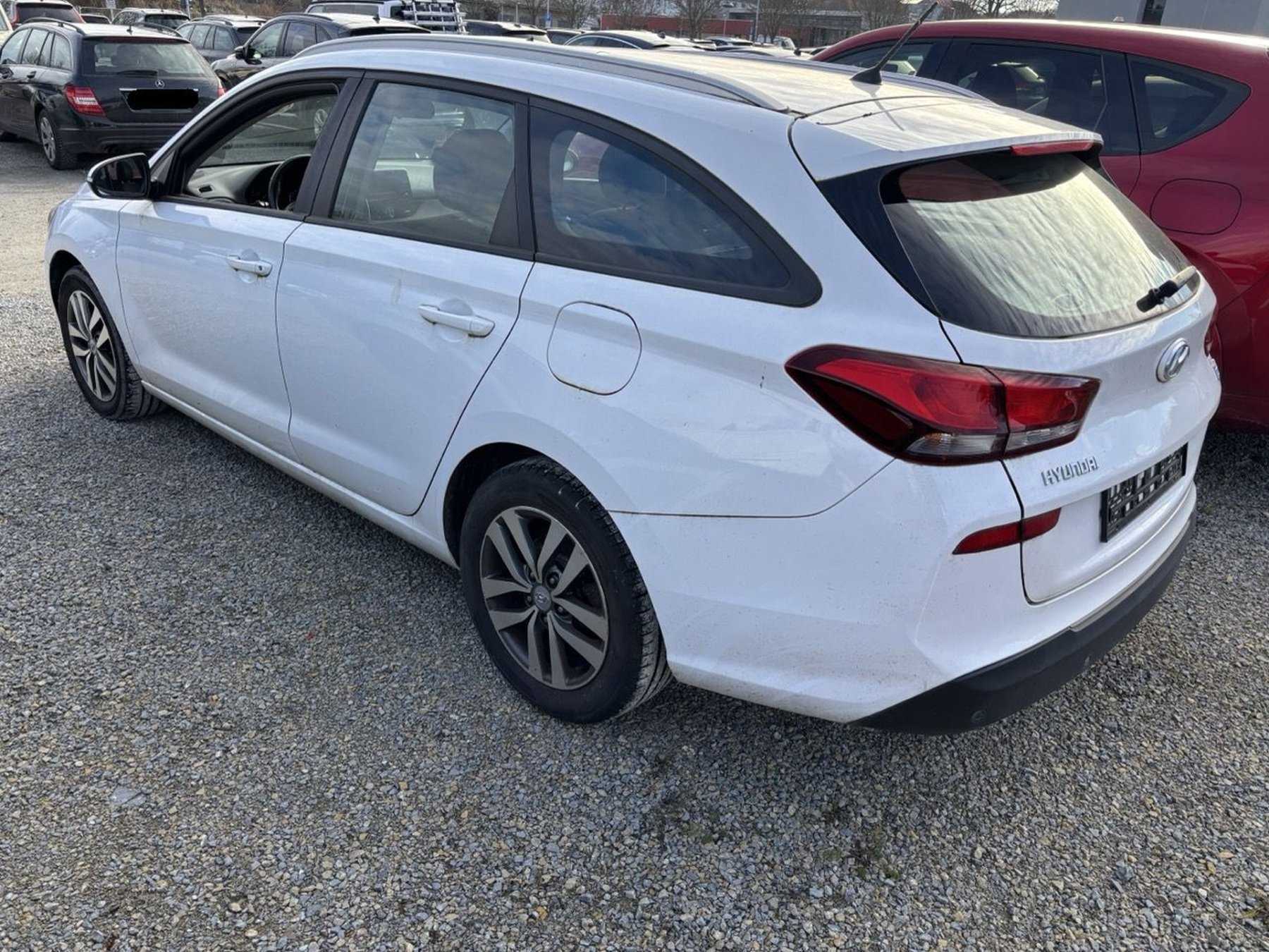 Heckansicht seitlich