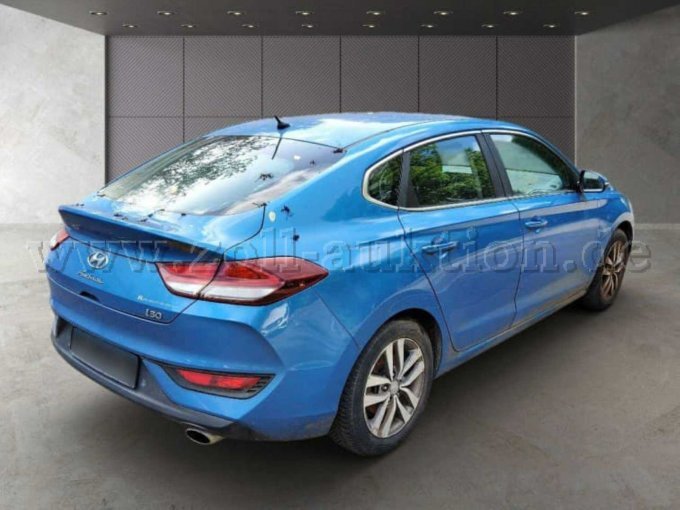 1 Hyundai i30 1.4 T-GDI Fastback Trend, 5 Türer, EZ: 2018 – foto 2 – kavel bij Zoll-Auktion, Hannover
