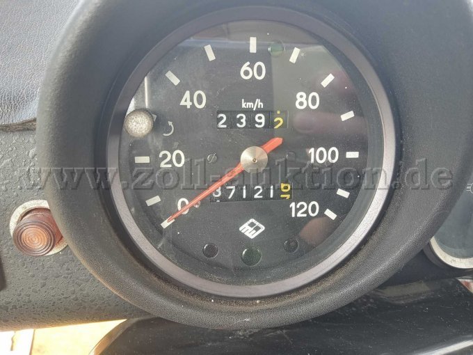 Tachometer mit Kilometerstand