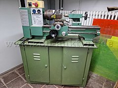 Frontansicht Drehmaschine und Unterschrank