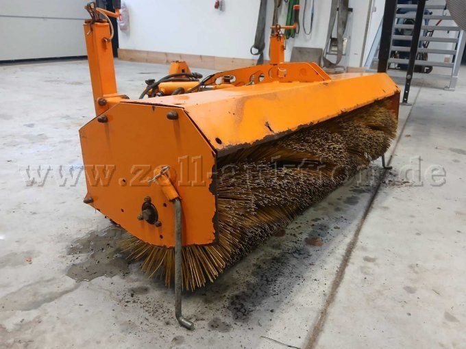 Kehrbesen Seitenansicht