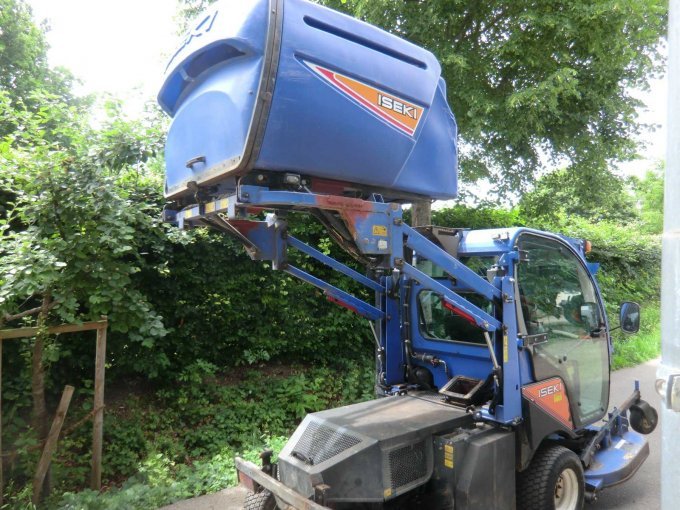 ISEKI 450 SF Seitenansicht