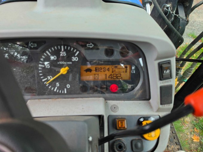 1 ISEKI TG 5470 AQLK – Allradtraktor mit Frontlader, Schiebeschild und Heckgewicht – foto 8 – kavel bij Zoll-Auktion, Freiberg