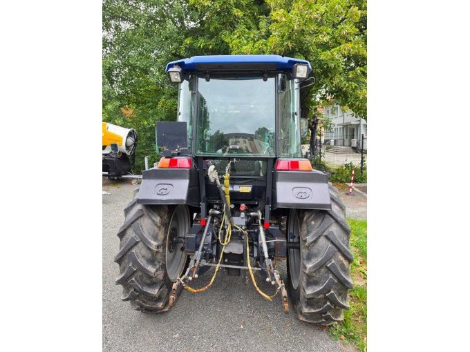 1 ISEKI TG 5470 AQLK – Allradtraktor mit Frontlader, Schiebeschild und Heckgewicht – foto 4 – kavel bij Zoll-Auktion, Freiberg
