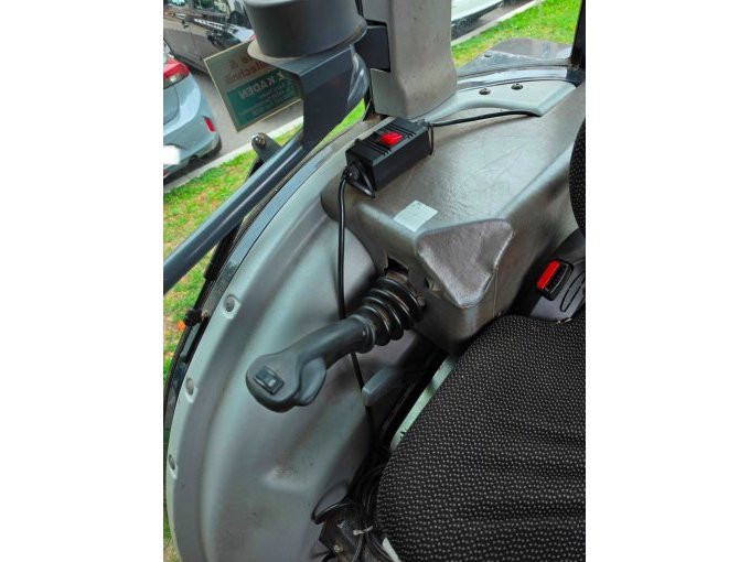 1 ISEKI TG 5470 AQLK – Allradtraktor mit Frontlader, Schiebeschild und Heckgewicht – foto 9 – kavel bij Zoll-Auktion, Freiberg