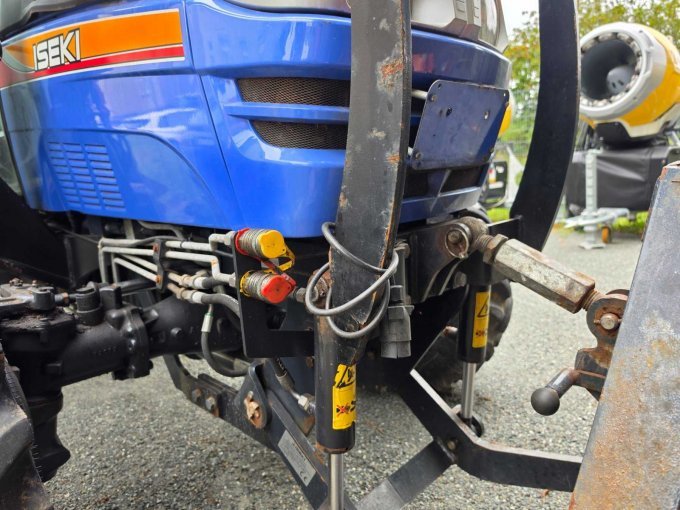 1 ISEKI TG 5470 AQLK – Allradtraktor mit Frontlader, Schiebeschild und Heckgewicht – foto 5 – kavel bij Zoll-Auktion, Freiberg