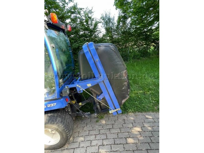 1 ISEKI TXG 237 A Kompakttraktor inkl. Mähwerk und Grasaufnahme – foto 8 – kavel bij Zoll-Auktion, Romrod