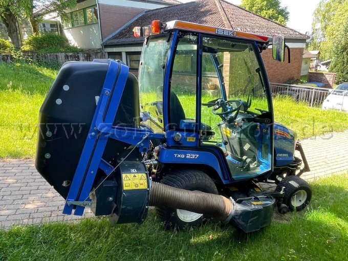 1 ISEKI TXG 237 A Kompakttraktor inkl. Mähwerk und Grasaufnahme – foto 4 – kavel bij Zoll-Auktion, Romrod