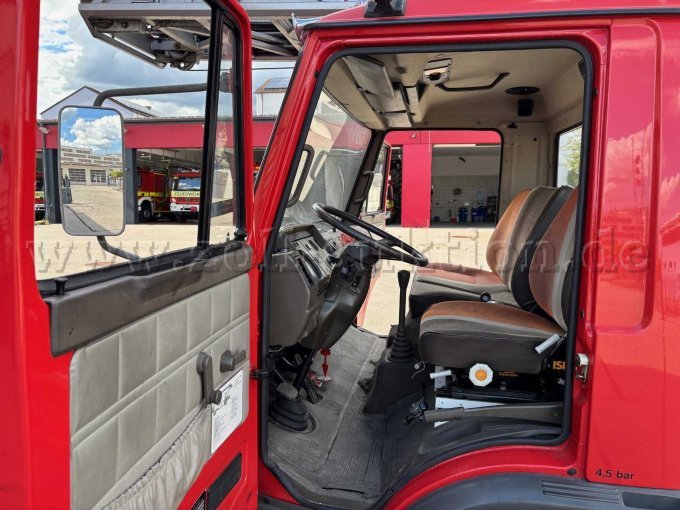 1 IVECO-FIAT mit MAGIRUS Feuerwehr Drehleiter DL 16-4 – foto 8 – kavel bij Zoll-Auktion, Burghausen