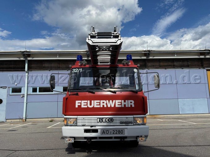 1 IVECO-FIAT mit MAGIRUS Feuerwehr Drehleiter DL 16-4 – foto 3 – kavel bij Zoll-Auktion, Burghausen