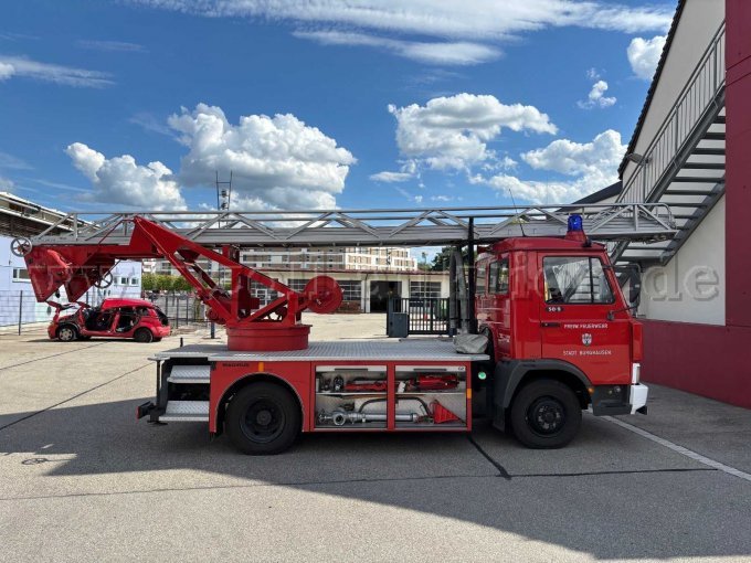 1 IVECO-FIAT mit MAGIRUS Feuerwehr Drehleiter DL 16-4 – foto 5 – kavel bij Zoll-Auktion, Burghausen