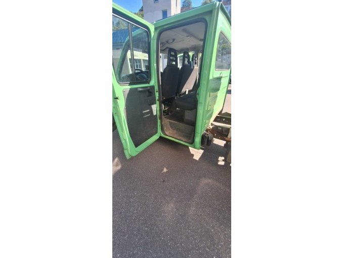 Einstieg Fahrerseite 2. Reihe