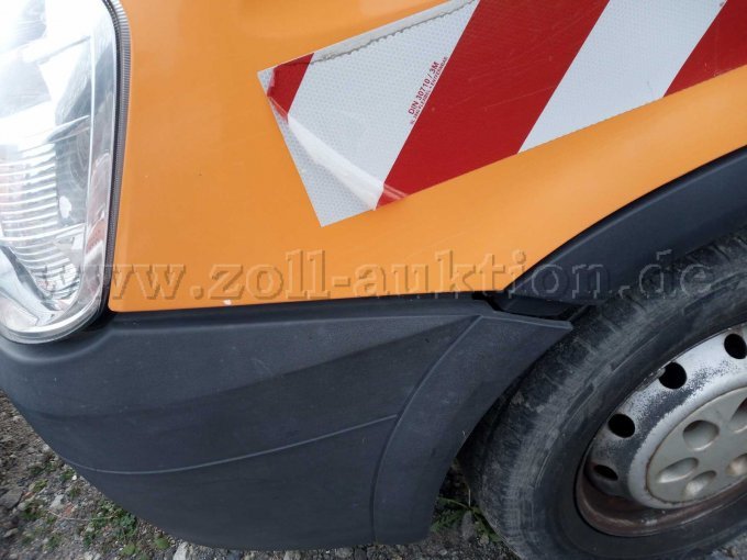Stoßfänger vorne seitlich abgebrochen