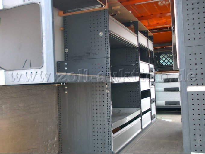 IVECO Daily von hinten Ausbau linke Seite