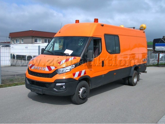 IVECO Daily von vorne links
