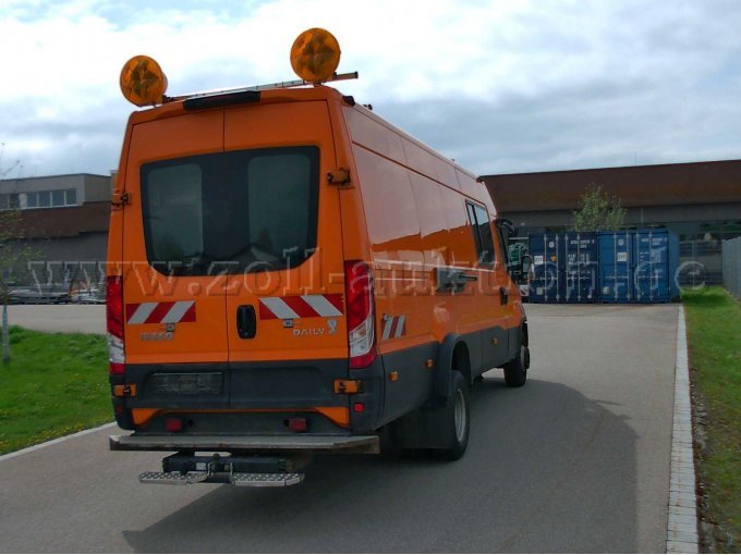 IVECO Daily von hinten rechts