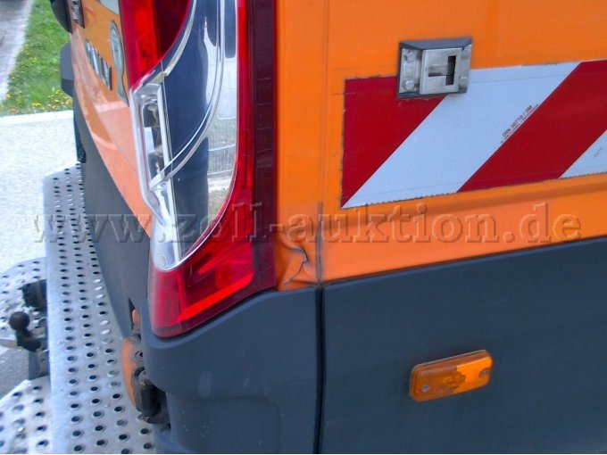 IVECO Daily Beschädigung Seitenwand rechts