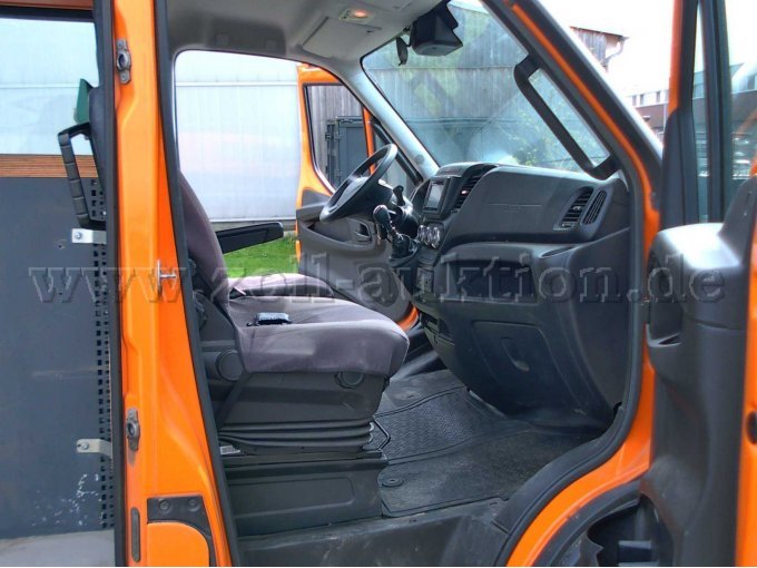 IVECO Daily von Beifahrertüre