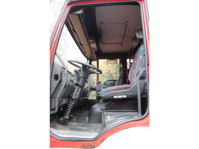 Einstieg Fahrerseite