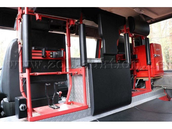 3er Sitzbank entgegen Fahrtrichtung mit PA-Aufnahmen