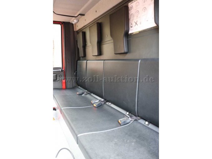 4er Sitzbank in Fahrtrichtung