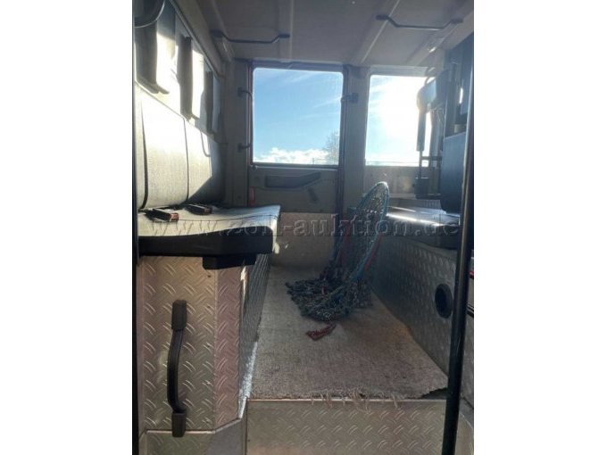 1 IVECO-brandweerwagen, type LF16 4x4 – foto 8 – kavel bij Zoll-Auktion, Raubling