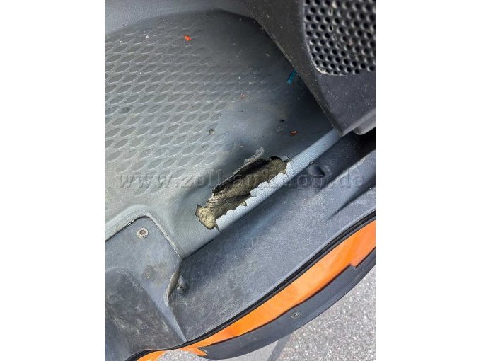 1 IVECO-vrachtwagen met zeil en spanten – foto 10 – kavel bij Zoll-Auktion, Fürstenfeldbruck