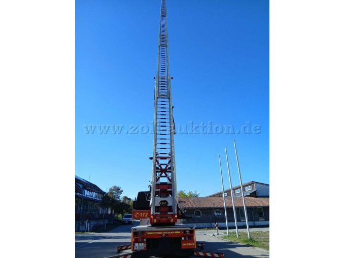 Drehleiter im Freistand