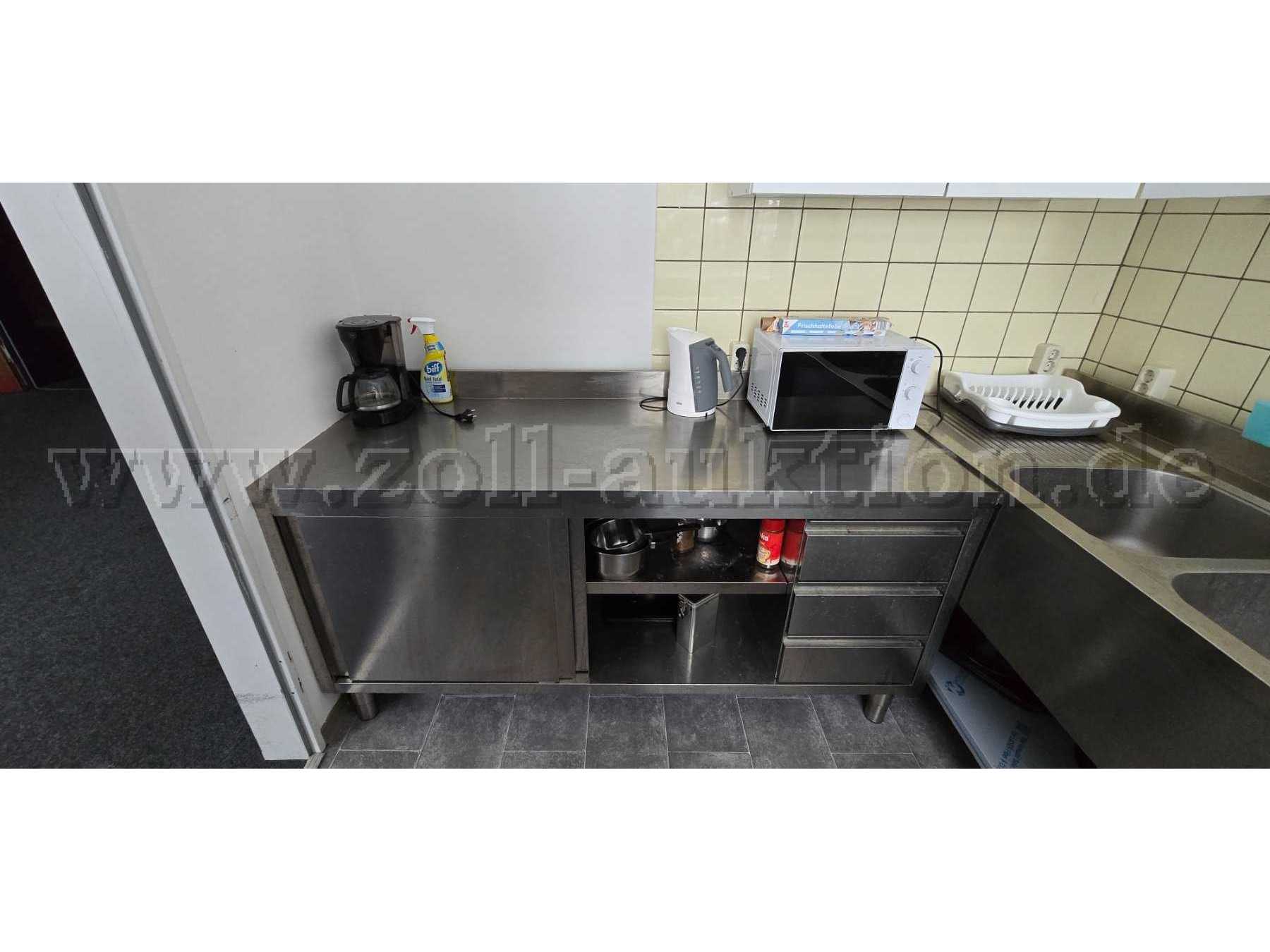 Ansicht Front, Küchenschrank mit Auszügen