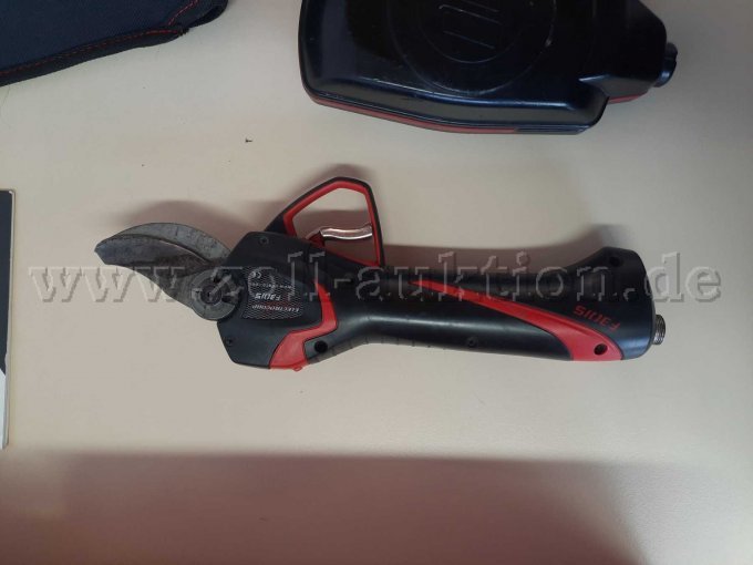 rechte Seite der Schere