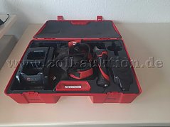 geöffneter Koffer mit vollständigem Inhalt