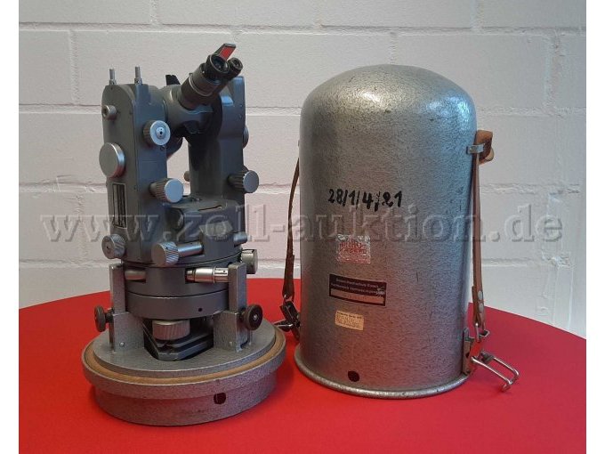 Instrument und Transportbehälter
Hinten seitlich -1-