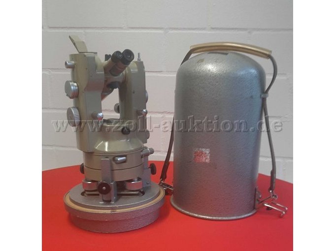 Instrument und Transportbehälter Hinten seitlich -2-