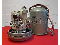 Instrument und Transportbehälter
vorne seitlich -1-