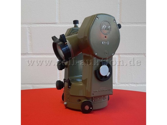 Instrument Vorne seitlich -2-