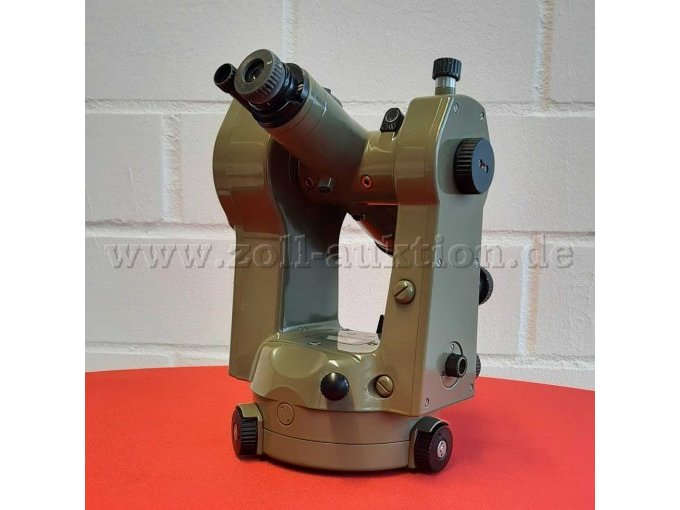 Instrument Hinten seitlich -1-