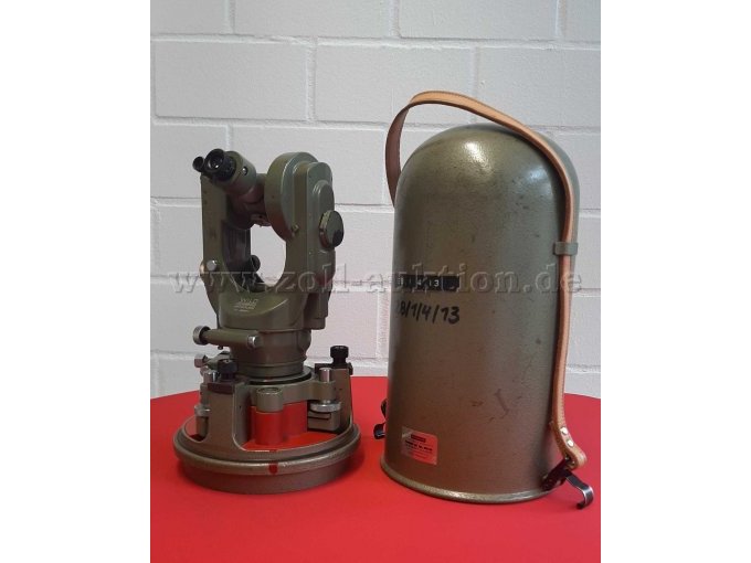 Instrument und Transportbehälter
Hinten seitlich -2-