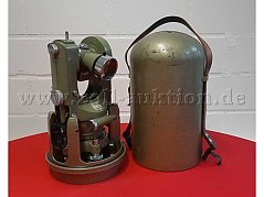 Instrument und Transportbehälter
Vorne seitlich -1-