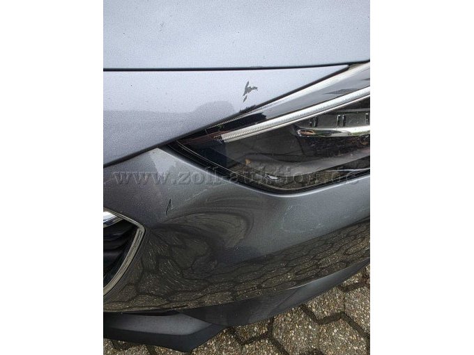 Kratzer Stoßfänger vorne