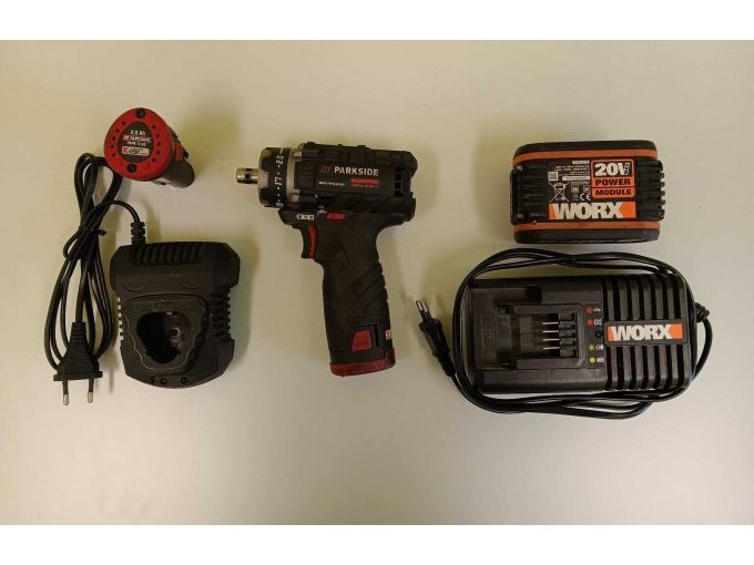 Parkside Akku-Bohrschrauber mit Ladegerät & Worx Ladegerät
