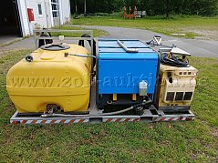Ansicht , Rückfront von Links nach rechts: Wassertank, HWS 18  ,Stromerzeuger